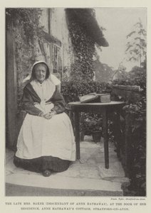 Die verstorbene Mrs Baker (Nachfahrin von Anne Hathaway) an der Tür ihres Wohnsitzes, Anne Hathaways Cottage, Stratford-on-Avon