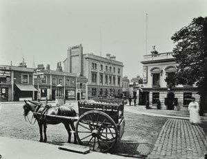 Upper Richmond Road: Westen von Putney High Street, mit Pferdewagen im Vordergrund, 1880 von English Photographer