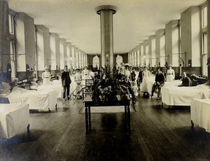 Victoria Station im St. Thomas Hospital, London, ca. 1900 von English Photographer