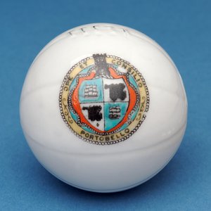 Wappen-Souvenir Miniaturfußball mit dekorativem Transfer des Portobello-Schildes (Keramik)