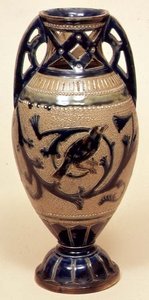 Bailey-Vase dekoriert von E. Bennett