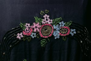 Perlendetail von einem Frauenkleid, ca. 1925-27 (Detail)