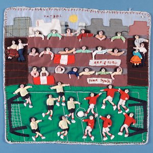 Stoffcollage eines Fußballspiels in Peru