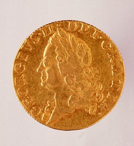 Goldene englische Guinea, Regierungszeit von König George II (1714-1760) 18. Jahrhundert. Durchm. 2,5 cm Neapel, Archäologisches Museum