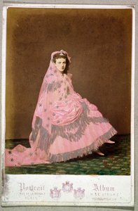Postkarte mit Frau im Kostüm