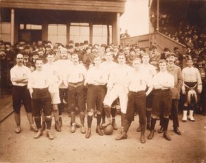 Das englische Team, das am 2. April 1892 in Glasgow gegen Schottland spielte