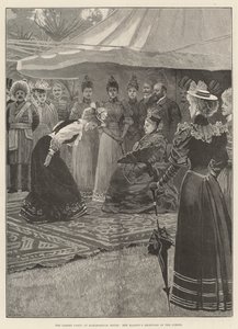 Die Gartenparty im Marlborough House, Empfang Ihrer Majestät der Gäste (Gravur)