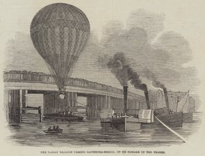 Der Nassau-Ballon passiert die Battersea-Brücke auf seinem Weg die Themse hinauf (Stich)