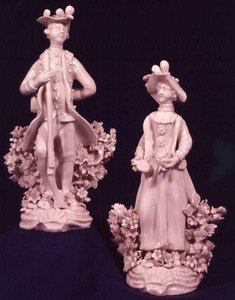 Zwei Worcester-Figuren, unterstützt von einem Bocage, Dr. Wall Periode