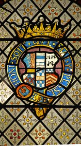 Fenster S2 mit Wappen - Hosenbandorden