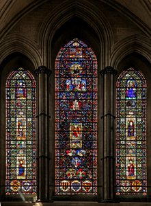 Fenster mit Darstellung des westlichen Fensters: neu zusammengesetzt mit einer Anzahl mittelalterlicher Panels von English School