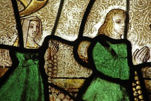 Fenster n2 mit Stiftern - Familie Harys von English School
