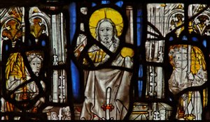 Fenster S1 mit Christus und zwei Engeln
