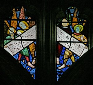 Fenster s2 mit dem singenden Engelschor