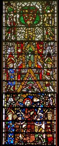 Fenster w42 mit der Folterung der hl. Katharina: oben ein königliches Wappen von English School