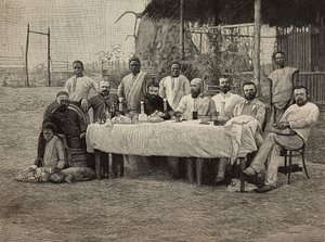 Anti-Sklaverei-Gesellschaftsbankett im italienischen Konsulat in Boma, Demokratische Republik Kongo, Gravur von Ernesto Mancastropa nach einem Foto von Giuseppe Corona, aus L