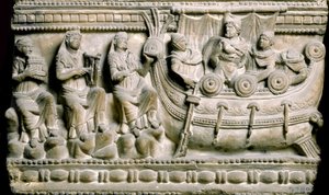Etruskische Kunst: Odysseus, an den Mast seines Schiffes gebunden, widersteht dem Gesang der Sirenen. Flachrelief eines Sarkophags aus Volterra. 4.-3. Jahrhundert v. Chr. Florenz, Archäologisches Museum von Etruscan