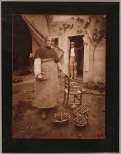 Frau aus Verrières von Eugène Atget