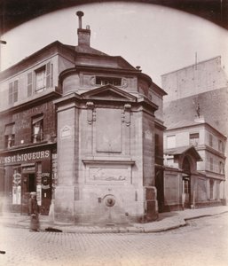 Fontaine des Haudriettes, Ecke der Rue des Archives und der Rue des Haudriettes, 3. Arrondissement, Paris (s/w Foto) von Eugène Atget