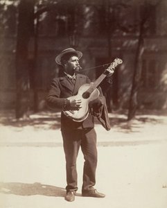 Gitarrenspieler, Paris von Eugène Atget