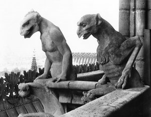 Wasserspeier von der Balustrade der Grande Galerie der Westfassade, Replik eines Originals aus dem 12. Jahrhundert von Eugene Emmanuel Viollet le Duc