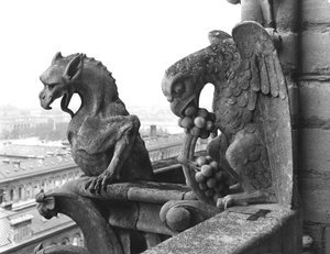 Wasserspeier von der Balustrade der Grande Galerie der Westfassade, Replik eines Originals aus dem 12. Jahrhundert von Eugene Emmanuel Viollet le Duc