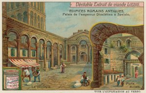 Diokletianspalast in Split in Kroatien mit Detail der Kolonnade und Südlichem Seetor