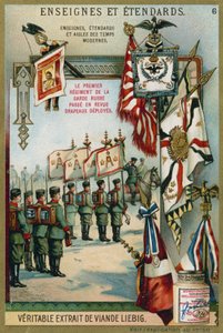 Erstes Regiment der russischen Garde wird mit entfalteten Fahnen überprüft