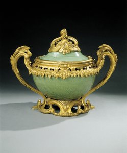 Louis XV Potpourri-Vase von European School