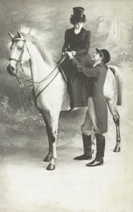 Frau und Mann in Reitkleidung von European School