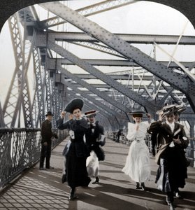 Die Promenade, Williamsburg Bridge, New York, USA, ca. 1900er Jahre von Excelsior Stereoscopic Tours