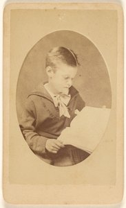 [Unbekannter Junge beim Lesen, im ovalen Stil]