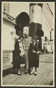 Mann und Frau auf Schiff