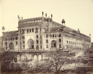 Außenansicht des Imambara von Asaf-ud-Daula oder Grab von Felice Beato
