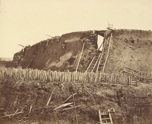 Außenansicht des Taku-Nordforts unmittelbar nach seiner Eroberung durch Sturm von Felice Beato