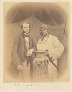 F.D. Forsyth, Esquire, C.B., und indischer Diener von Felice Beato