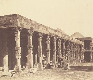 Innenraum des Hindu-Tempels in Kootub von Felice Beato
