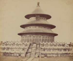 Heiliger Himmelstempel, wo der Kaiser einmal im Jahr opfert, in der chinesischen Stadt Peking, Oktober 1860 von Felice Beato