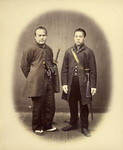 Yakunins in halb-fremder Tracht
