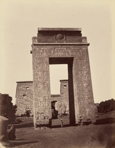 Propylone ptolemeen und Eingangstor zum kleinen Tempel [Karnak Theben]