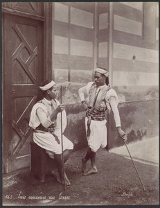 Sechs Läufer in Kairo von Félix Bonfils