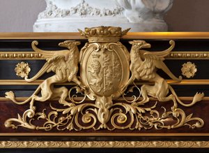 Detail eines Möbelstücks, das das Wappen der Familie Brignole Sale schmückt, von Ebenist Guillaume Grohe (1808-1885) nach einer Zeichnung von Felix Duban (1798-1870). Wohnungen von Maria Brignole Sale De Ferrari, Herzogin von Galliera (1811-1888)
