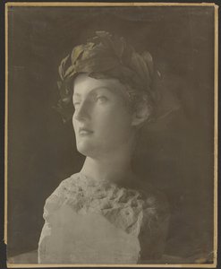 Ein junges englisches Mädchen von Fernand Khnopff