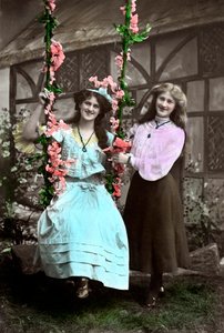 Zena 1887-1975 und Phyllis 1890-1975 Dare, englische Schauspielerinnen