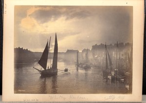 Der Hafen von Whitby von Frank Meadow Sutcliffe