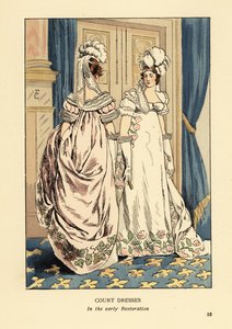 Frauen mit Federkopfschmuck und luxuriös bestickten Kleidern, Hof von König Ludwig XVIII., um 1817. Innenraum mit blauen Vorhängen und Teppich mit Fleur-de-Lys-Muster. Hofkleider in der frühen Restauration, Paris. Handkolorierte Lithographie von R.V. nach 