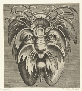 Maske mit hängenden Wangen und Schnurrbart, im Haar Gräser von Frans Huys