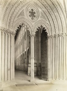 Ely Cathedral: Galilee Porch, Tür zum Kirchenschiff von Frederick H. Evans