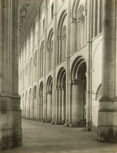 Ely-Kathedrale: Kirchenschiff unter dem Westturm von Frederick H. Evans