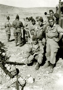 Algerienkrieg: junge französische Soldaten im Jebel um 1960